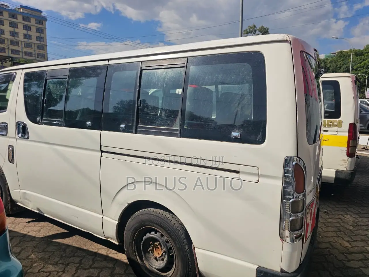 Toyota HiAce 2014 White