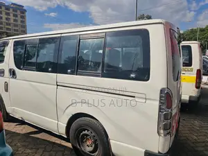 Toyota HiAce 2014 White