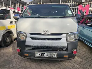 Toyota HiAce 2014 White