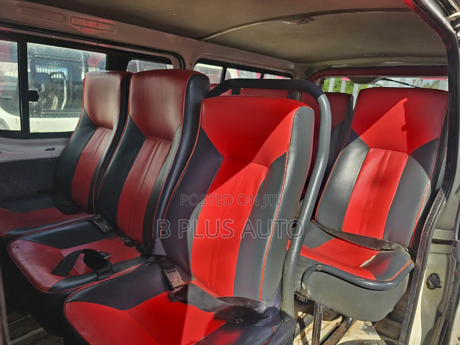 Toyota HiAce 2014 White
