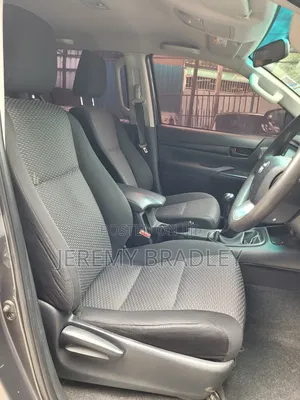 Toyota Hilux 2021 Gray