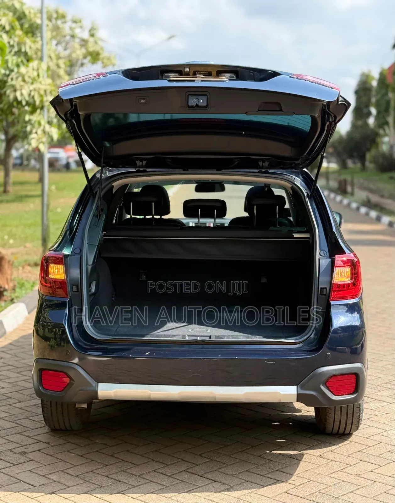 Subaru Outback 2018 Blue