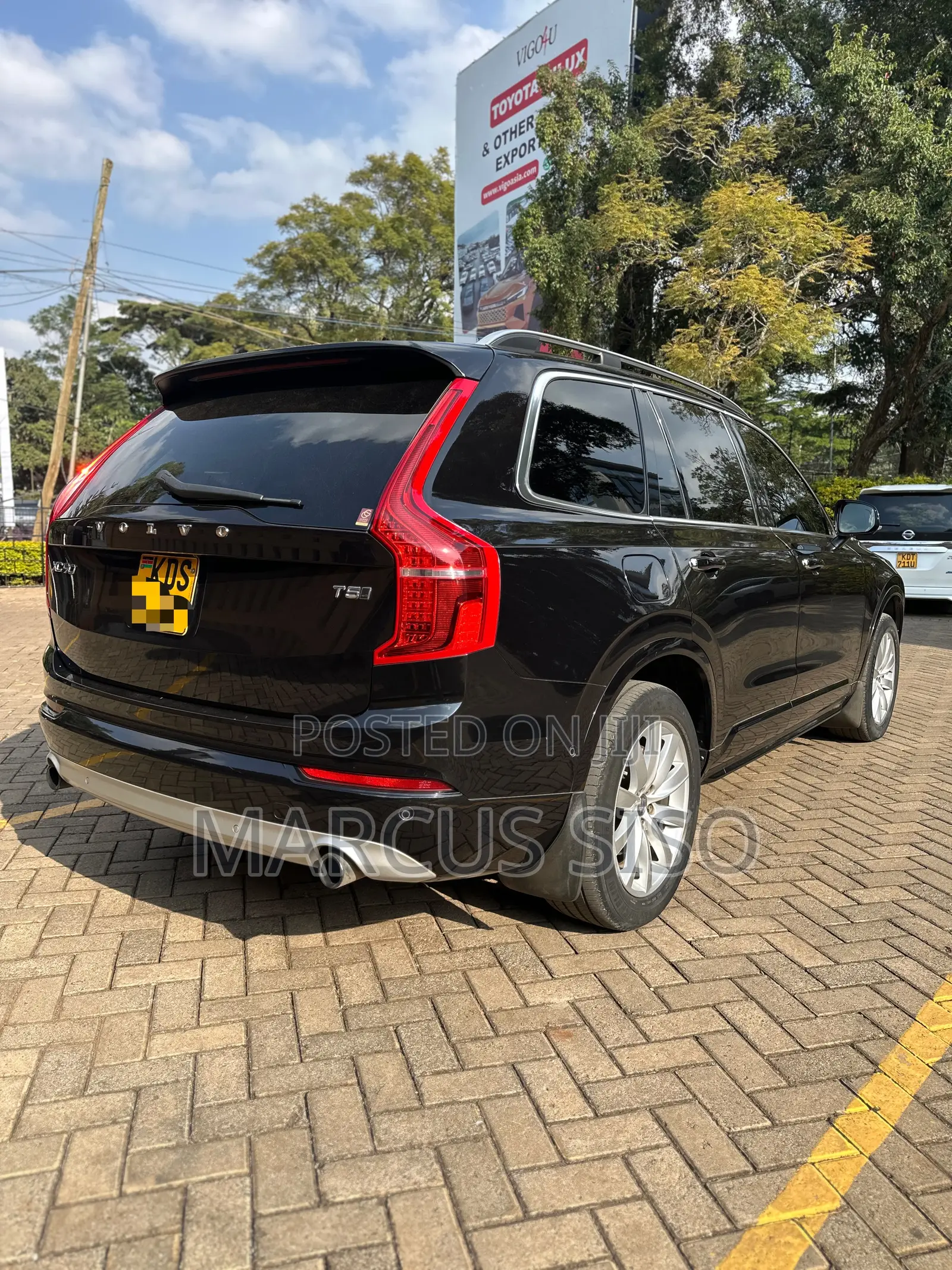 Volvo XC90 T5 Momentum 5P AWD 2018 Black