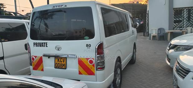 Toyota HiAce 2012 White - thumbnail 2