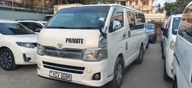 Toyota HiAce 2012 White - thumbnail 4