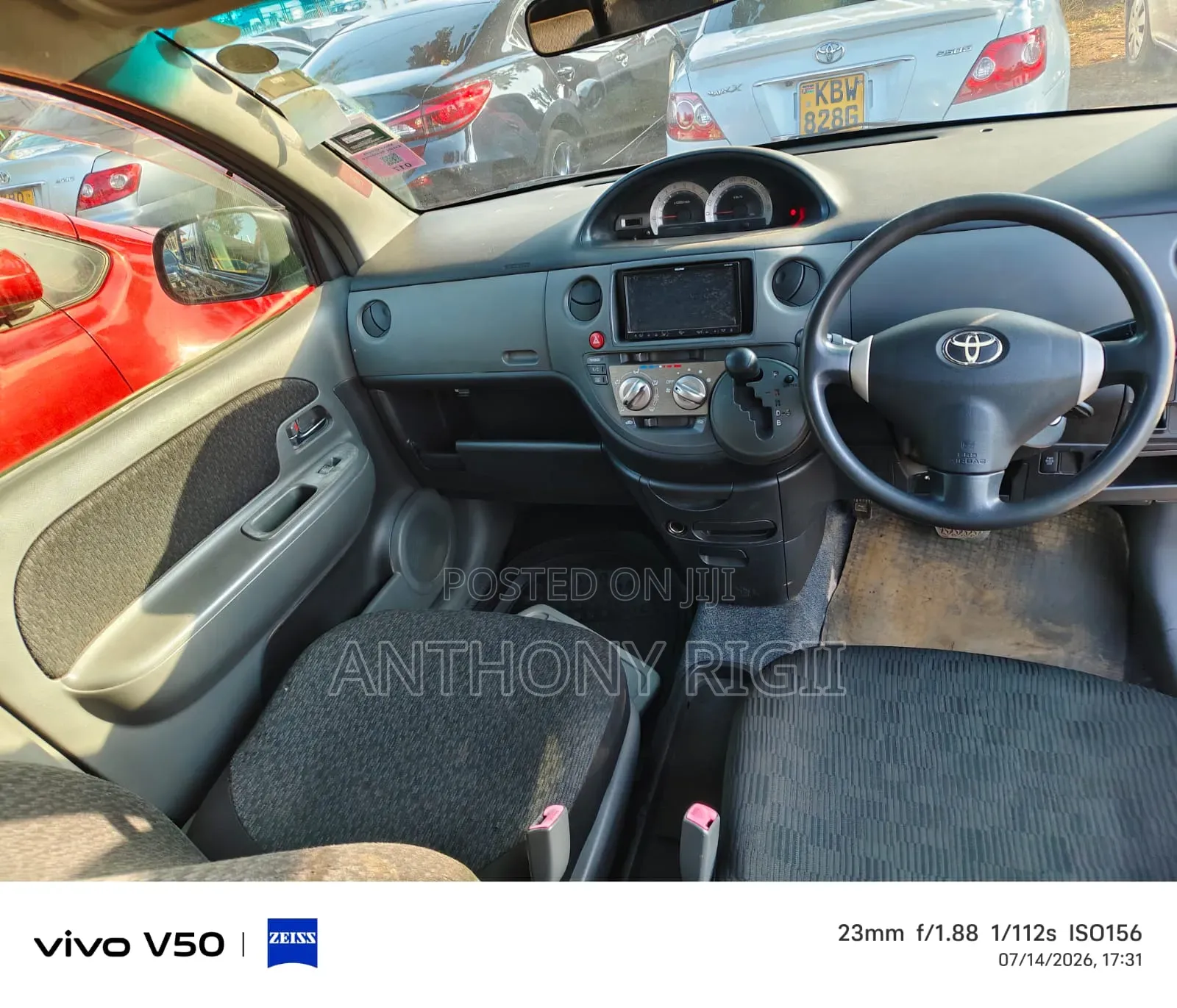 Toyota Sienta 1.5 FWD 2013 Burgundy