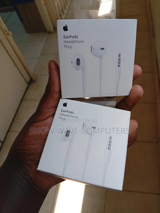 Apple Earpods Wired Headphones 3.5mm Plug Earphones