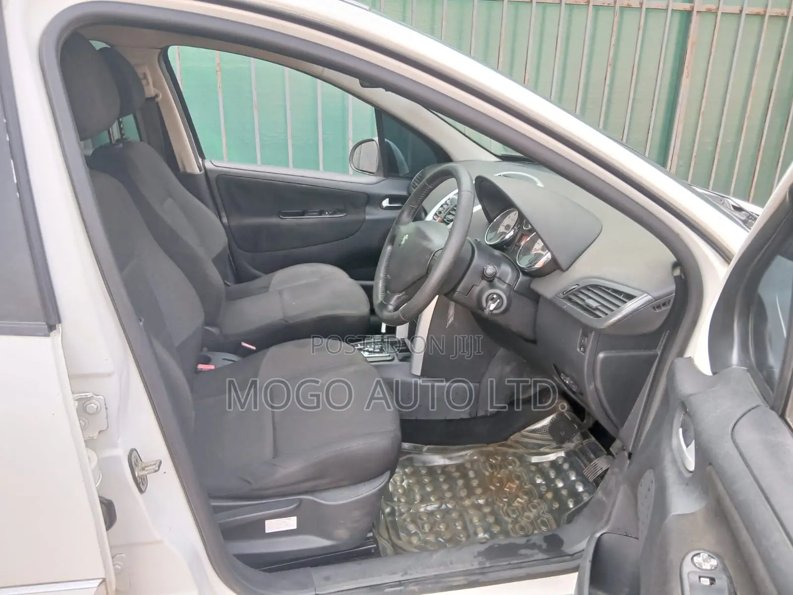 Peugeot 207 2012 White