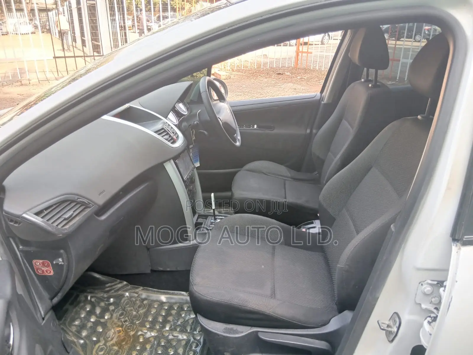 Peugeot 207 2012 White