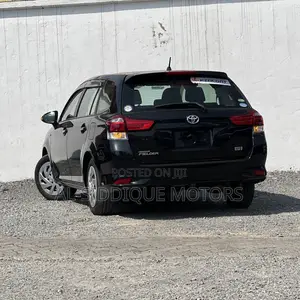 Toyota Corolla Fielder 1.5 Hybrid FWD 2020 Black