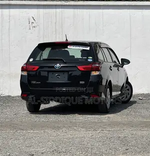 Toyota Corolla Fielder 1.5 Hybrid FWD 2020 Black