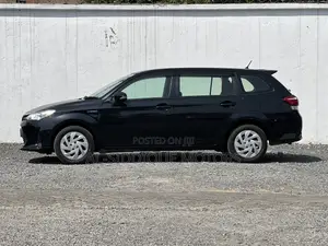 Toyota Corolla Fielder 1.5 Hybrid FWD 2020 Black