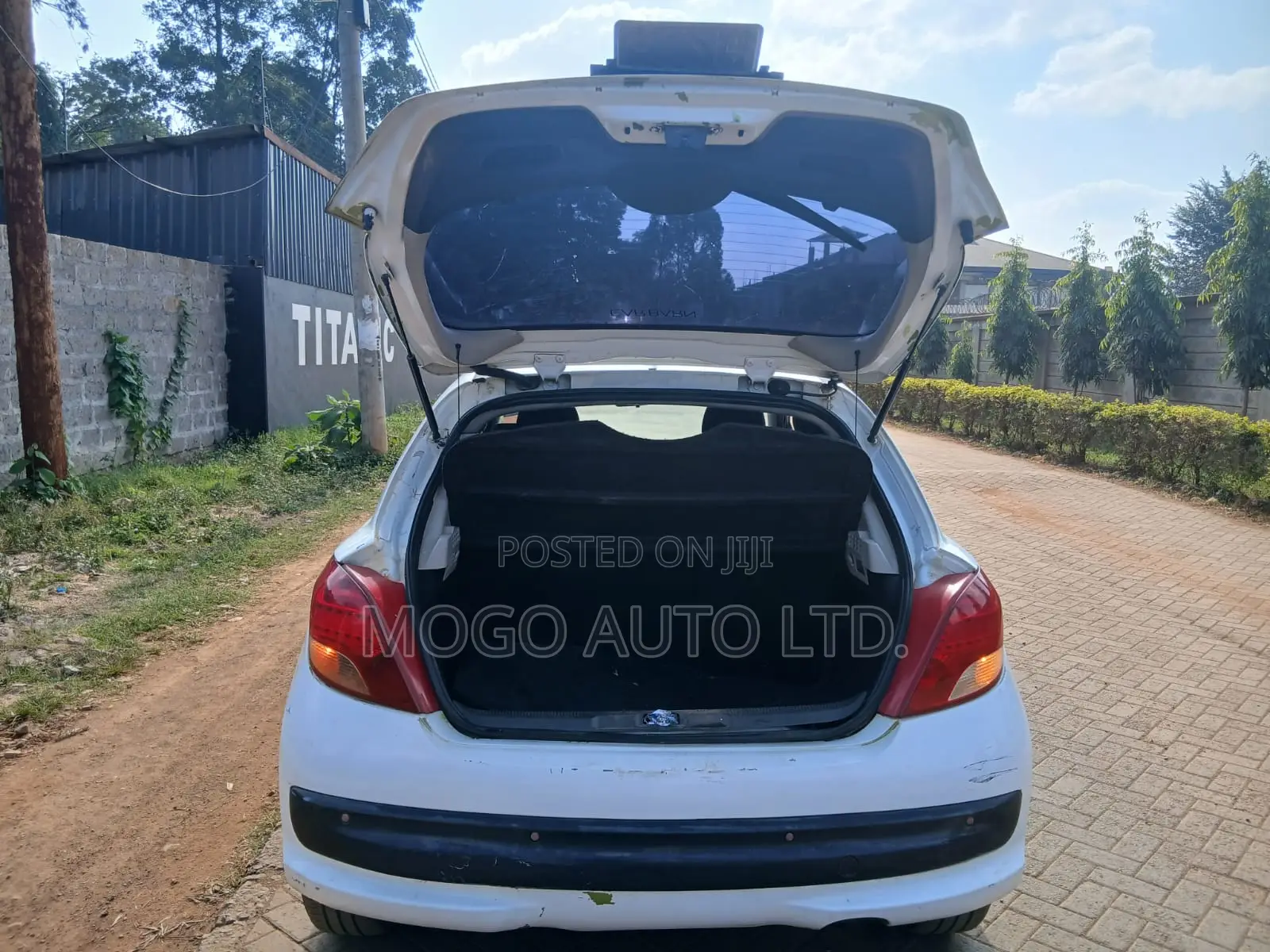 Peugeot 207 2012 White