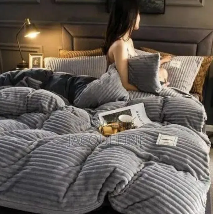 Velvet Woolen Duvet Blanket Set With Pillowcases and 1 Bedsheet