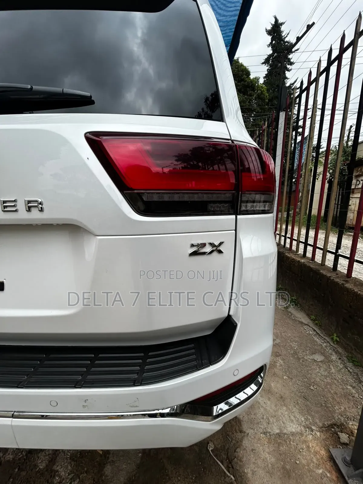 Toyota Land Cruiser 2024 White