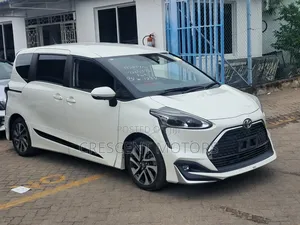 Toyota Sienta 2020 White