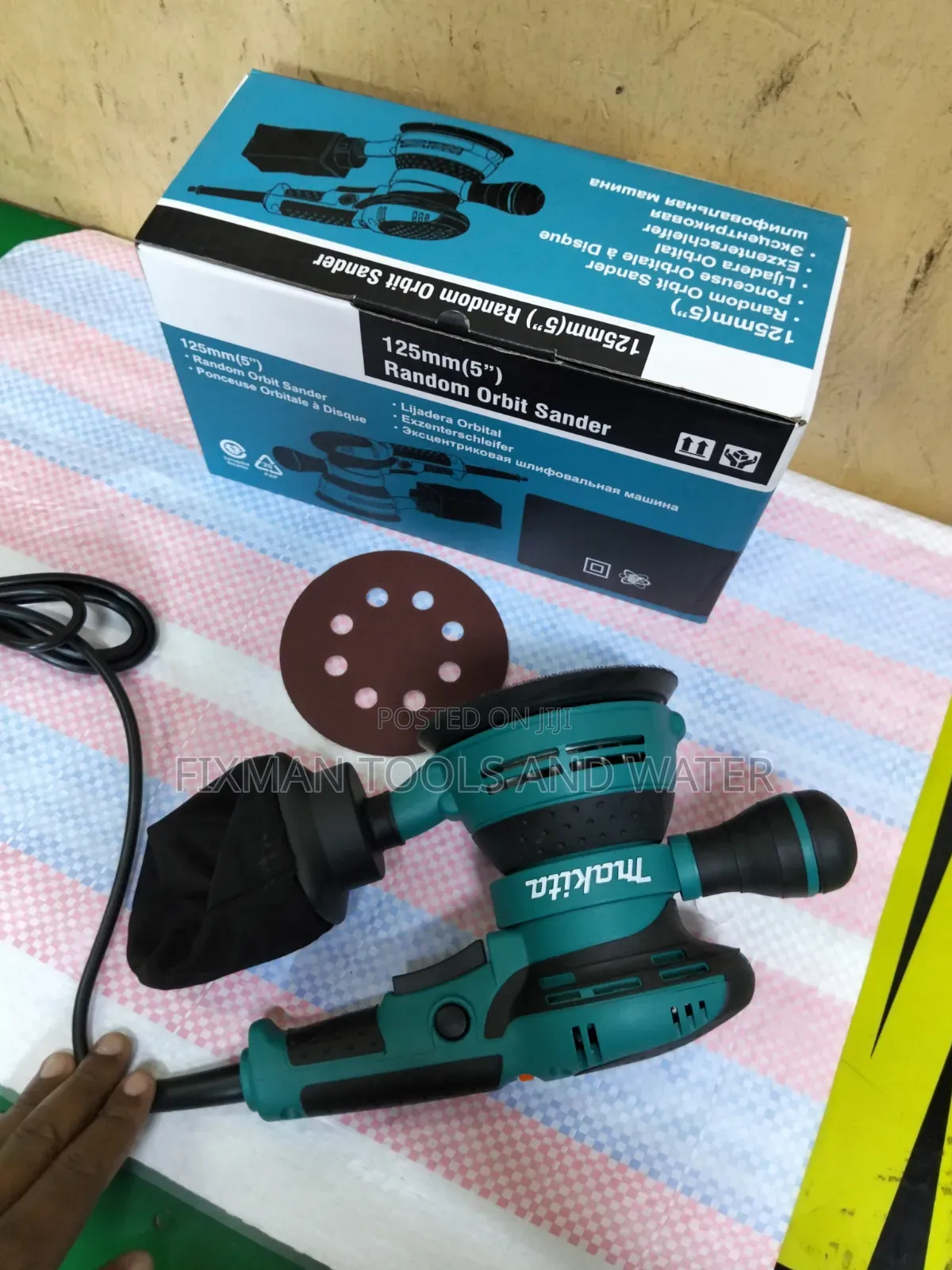 Wood MAKITA ROTARY SANDER SET 550 WATTS and Sanding Pads