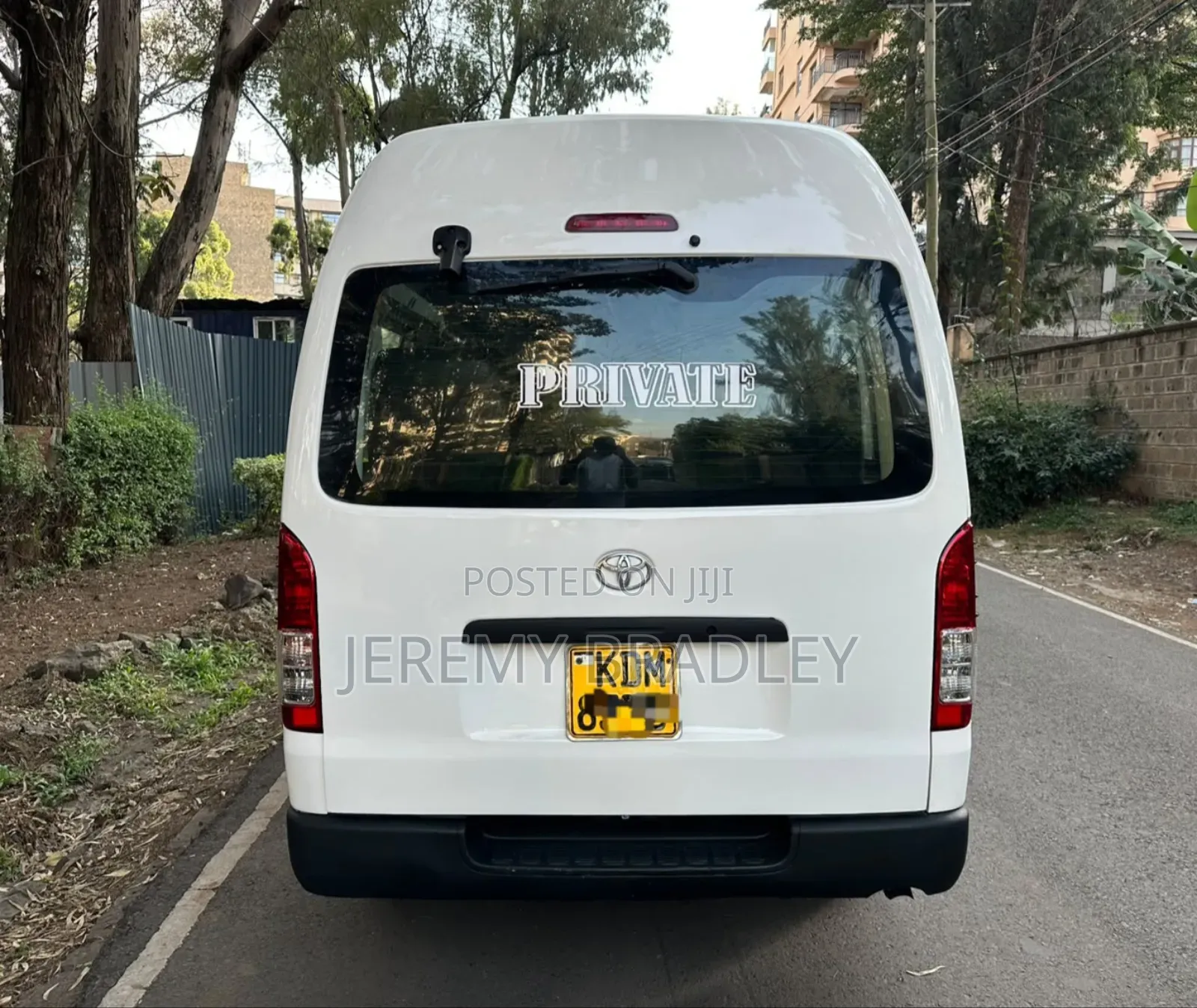 Toyota HiAce 2016 White