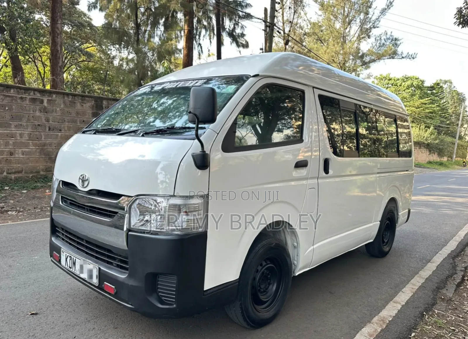 Toyota HiAce 2016 White
