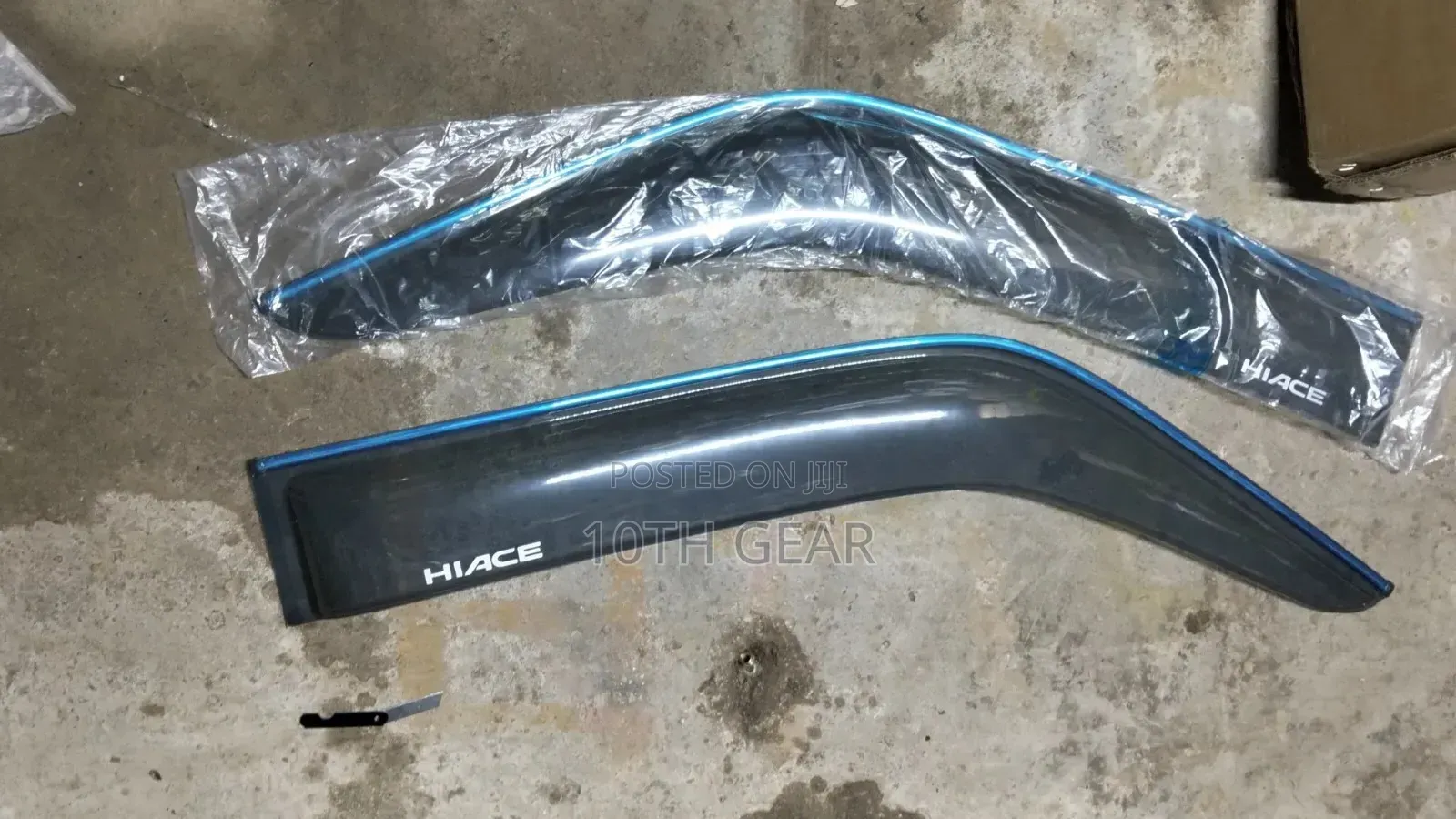 Windbreaker /Window Visor Toyota Hiace 5L