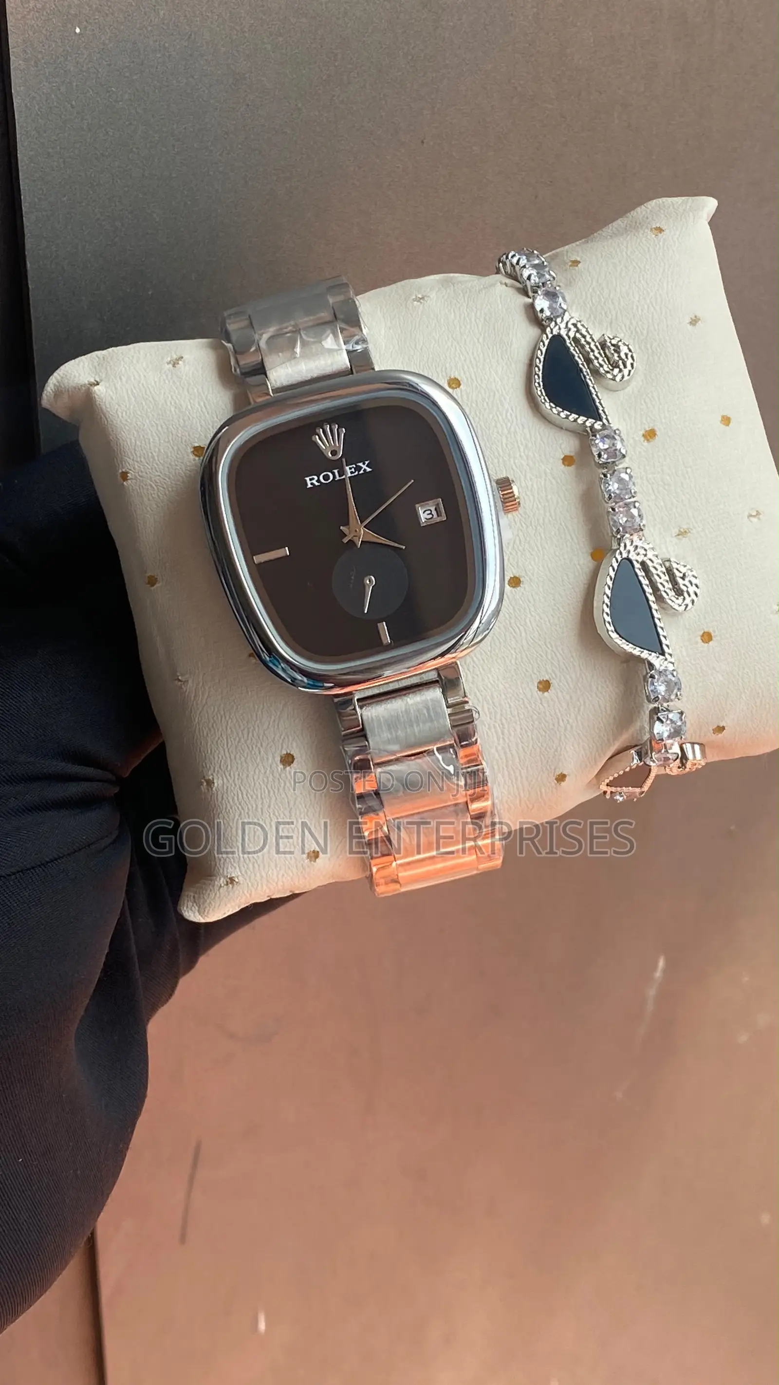 Ladies Elegant Silver Watch With Premium Crystal Bracelet