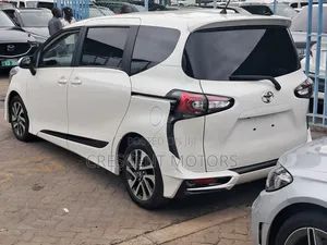Toyota Sienta 2020 White