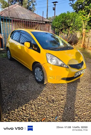 Honda Fit Automatic 2011 Yellow