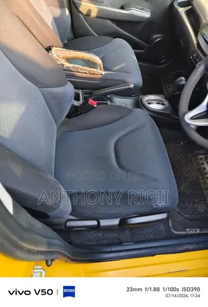 Honda Fit Automatic 2011 Yellow