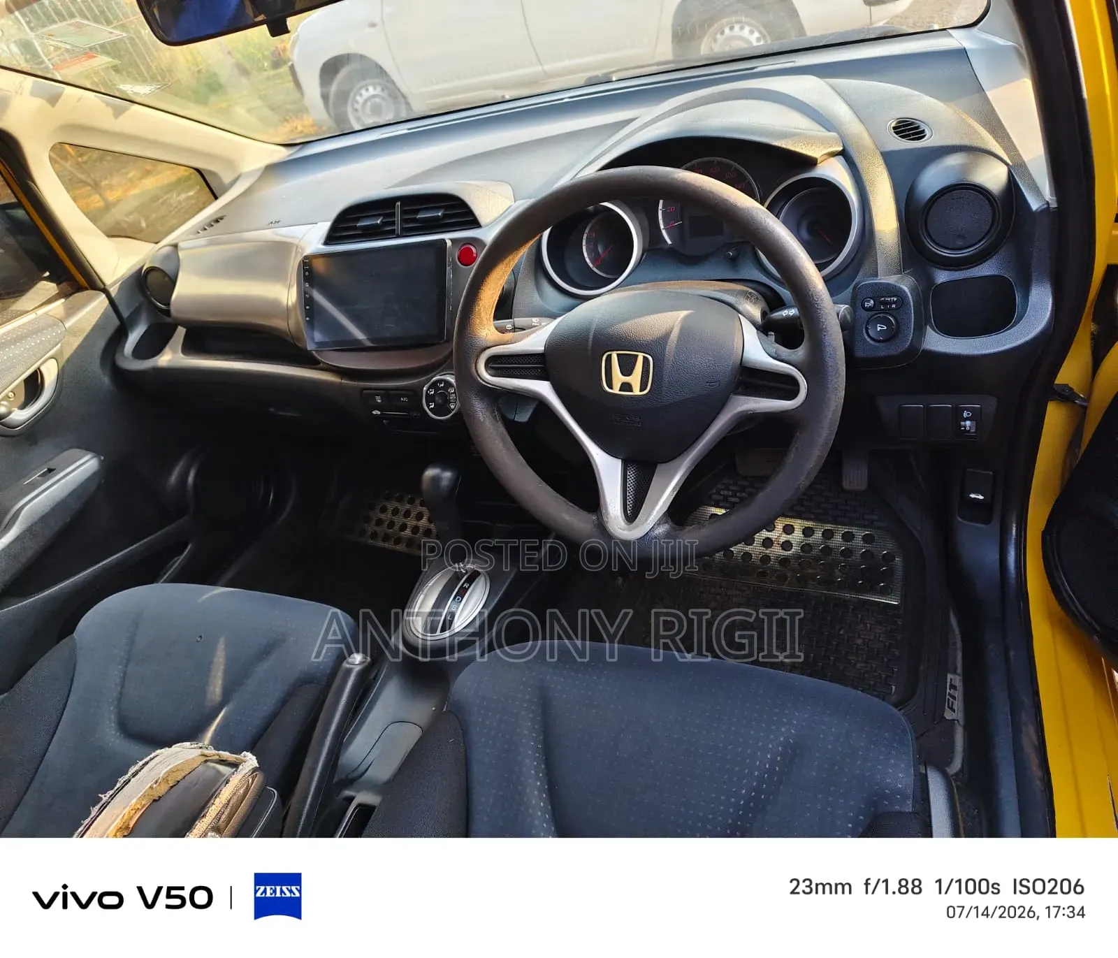Honda Fit Automatic 2011 Yellow