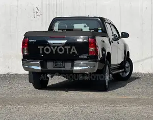 Toyota Hilux Revo Double Cab Deisel 2.4 AWD 2018 Black