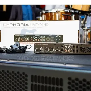 Behringer U-Phoria Umc404hd
