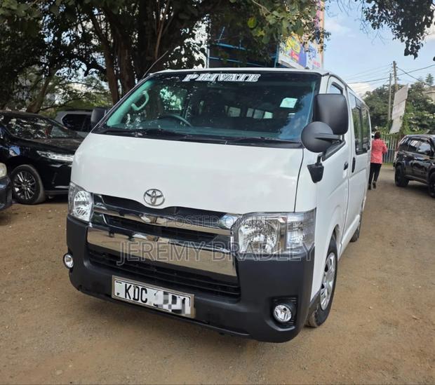 Toyota HiAce 2015 White - thumbnail 3