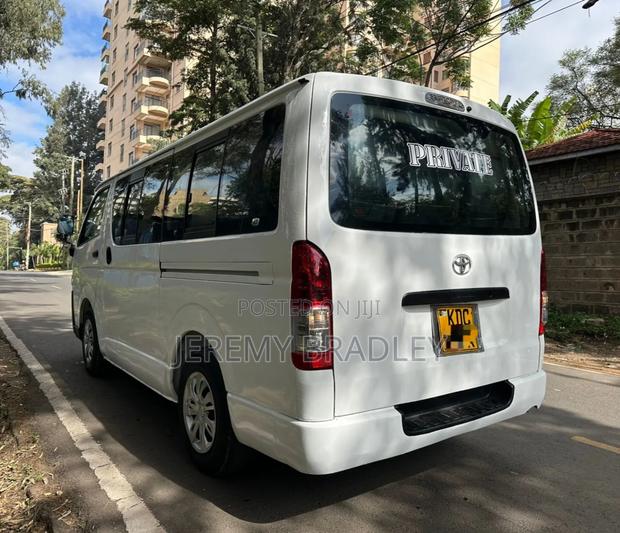 Toyota HiAce 2014 White - thumbnail 3