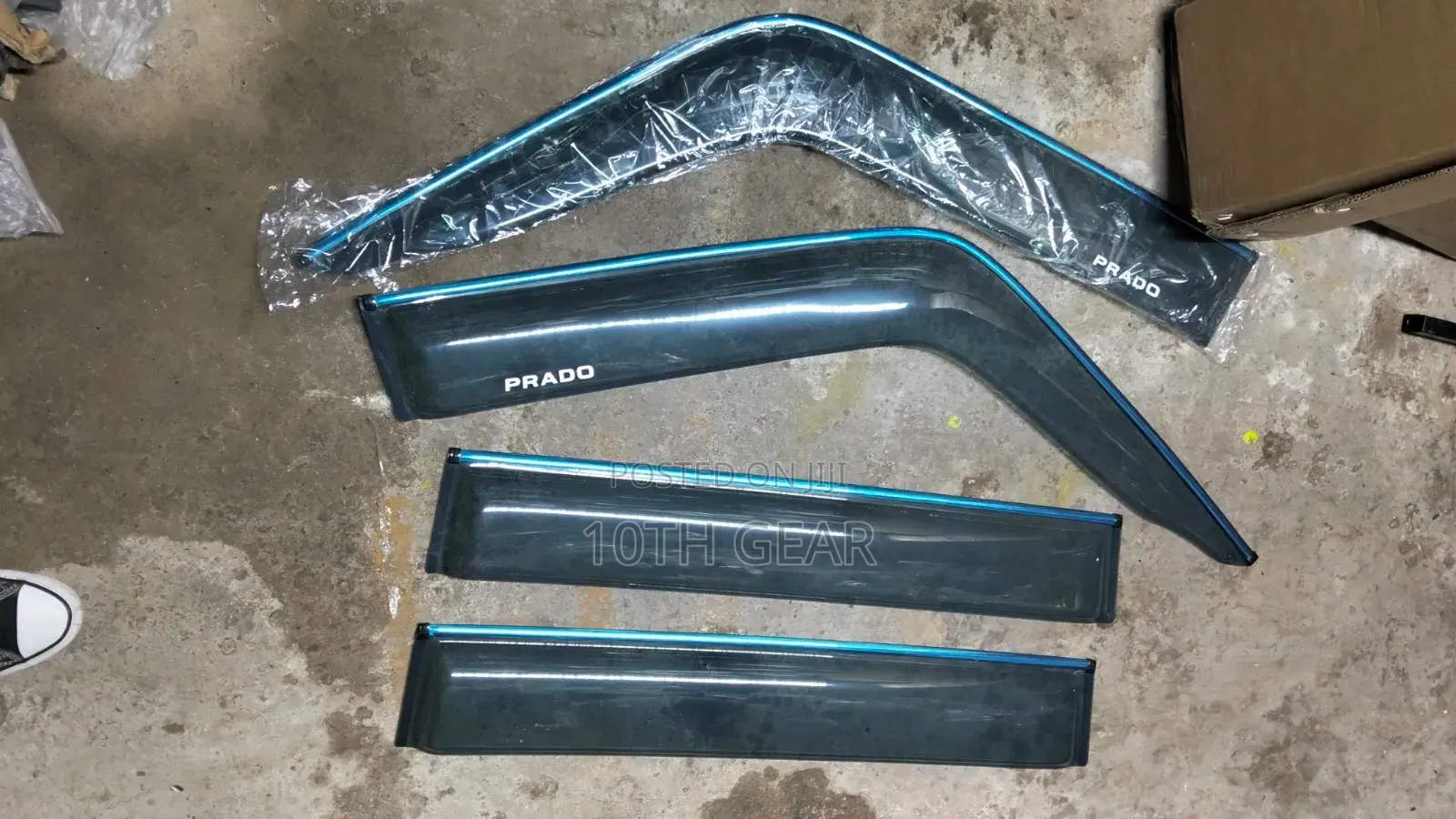 Wind Breaker/Window Visor Prado 78 Series.