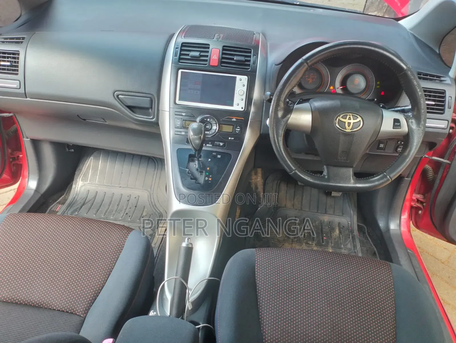 Toyota Auris 2011 Red