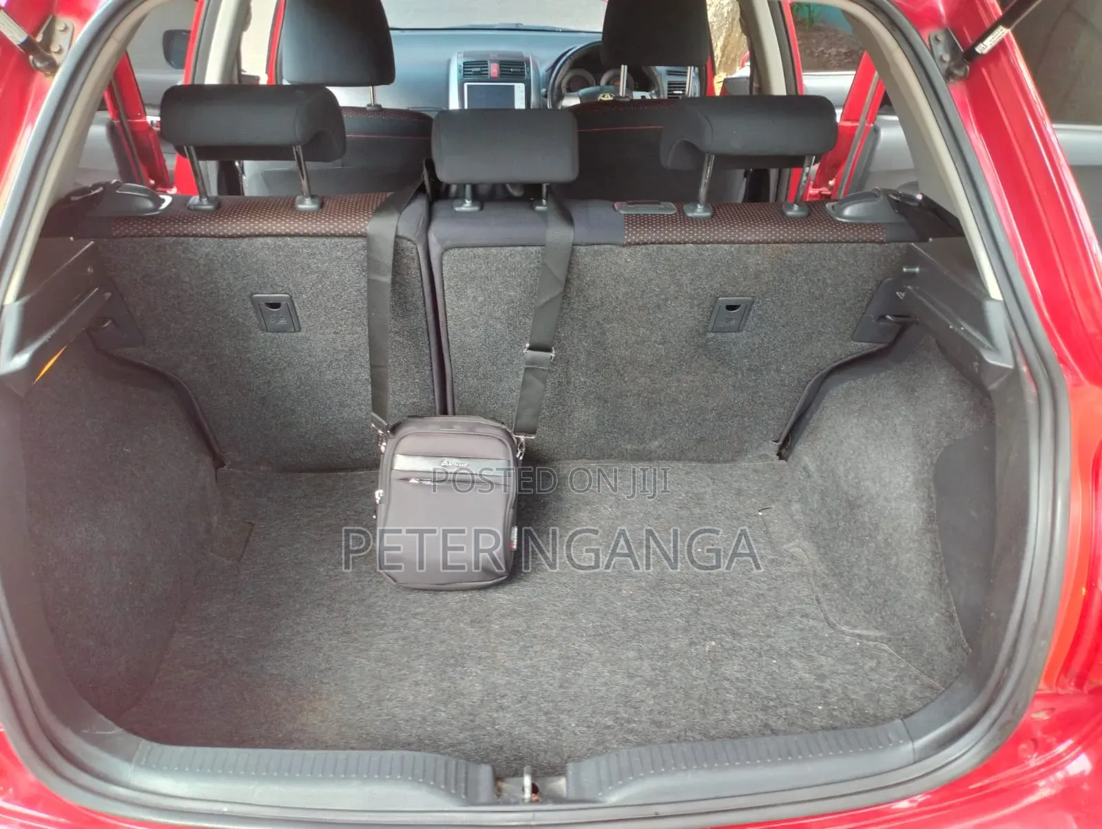 Toyota Auris 2011 Red