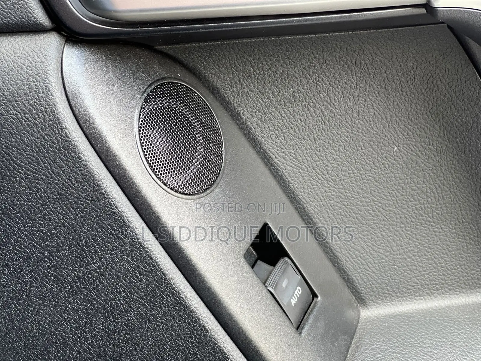 Toyota Land Cruiser Prado 2.7 2020 Pearl