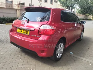 Toyota Auris 2011 Red