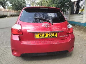 Toyota Auris 2011 Red