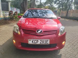 Toyota Auris 2011 Red