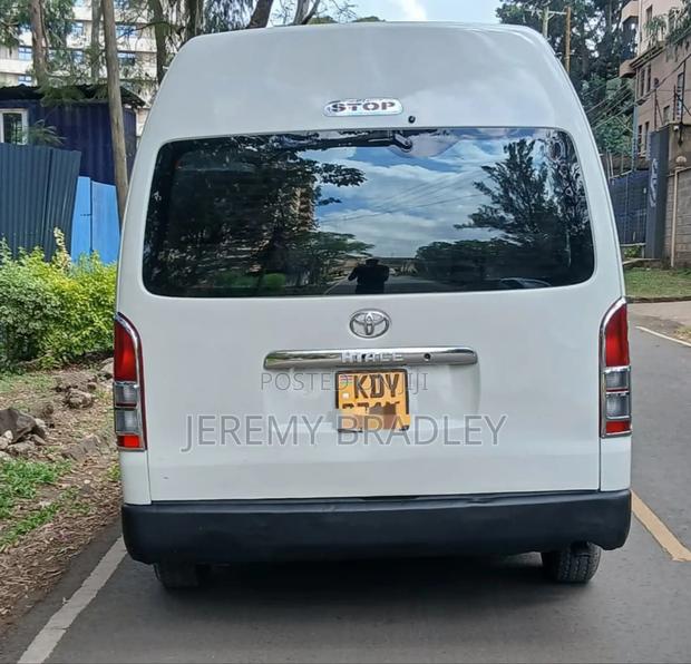 Toyota HiAce 2019 White - thumbnail 5