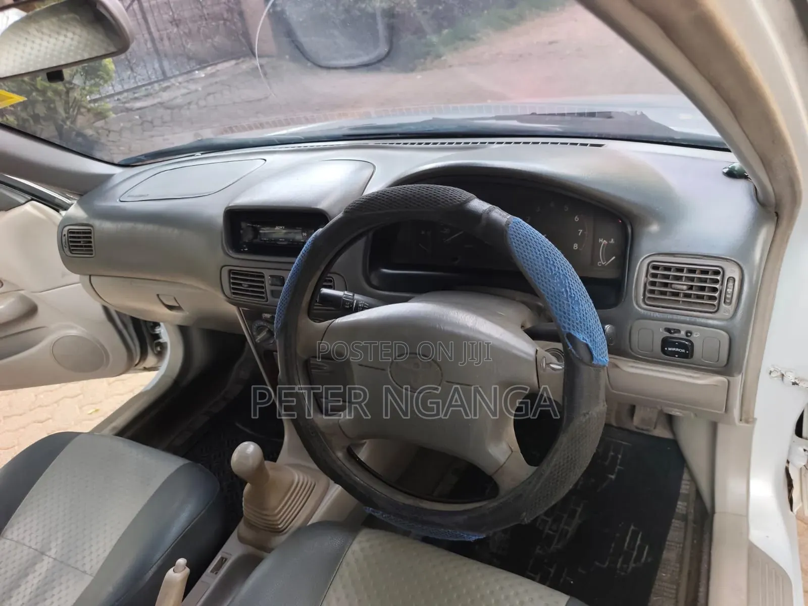 Toyota Corolla 1999 White