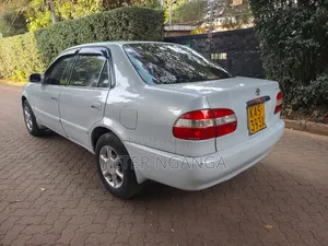 Toyota Corolla 1999 White