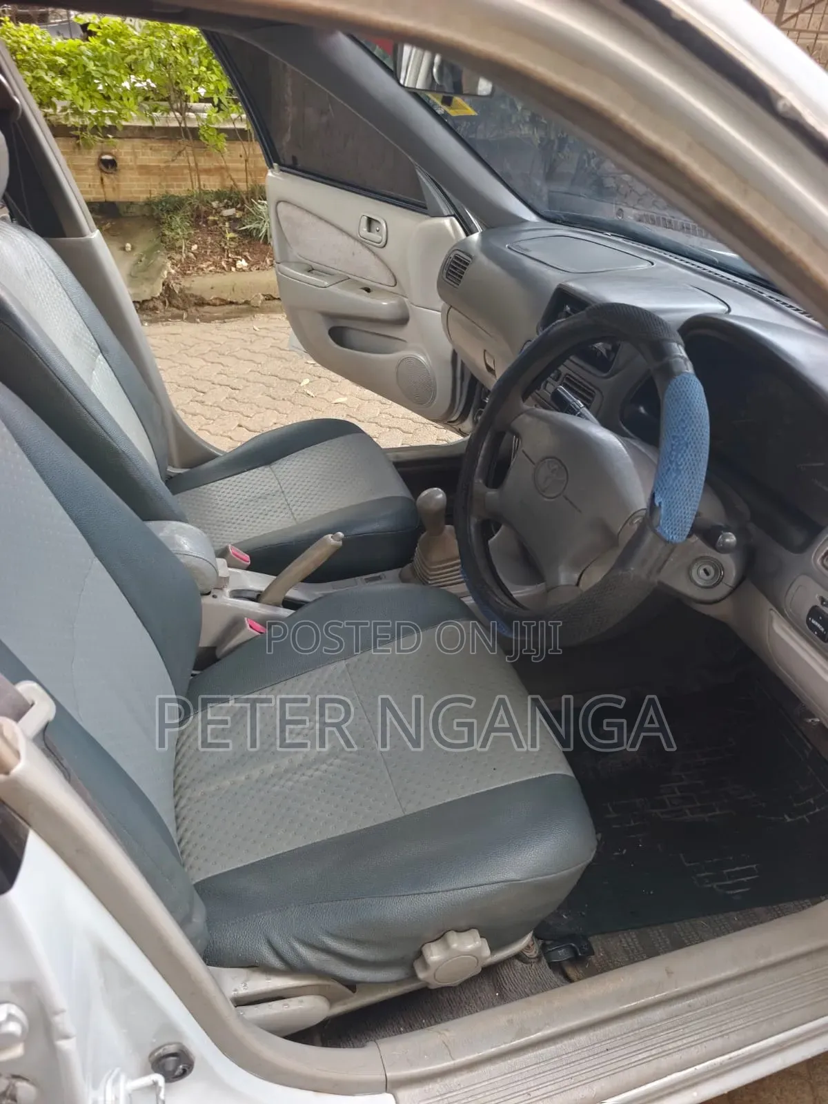 Toyota Corolla 1999 White