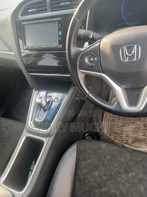 Honda Fit Shuttle 2015 Silver