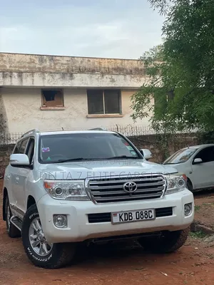 Toyota Land Cruiser Prado 2012 White