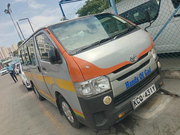 Toyota HiAce 2011 Silver - thumbnail 2