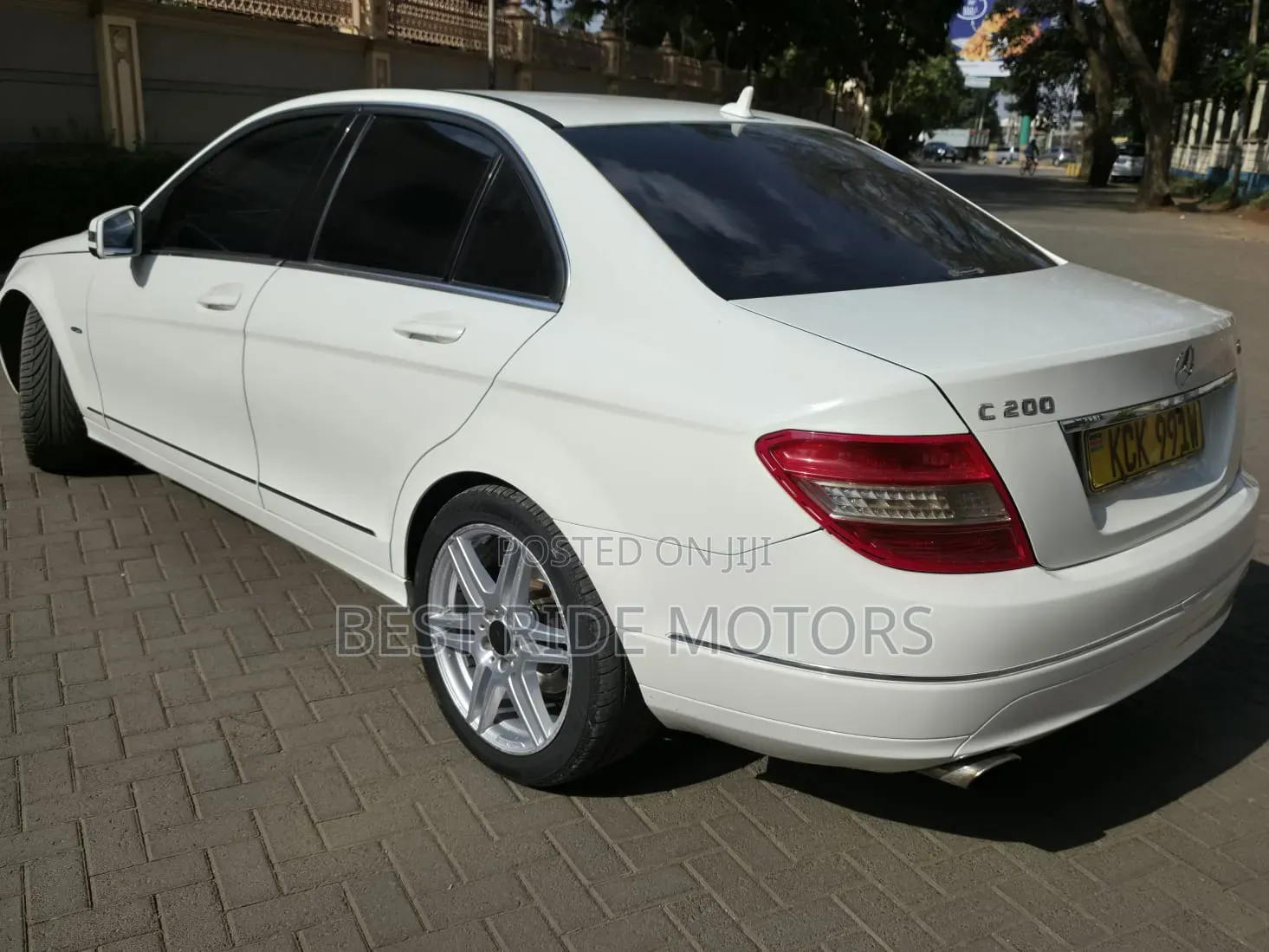 Mercedes-Benz C200 2010 White