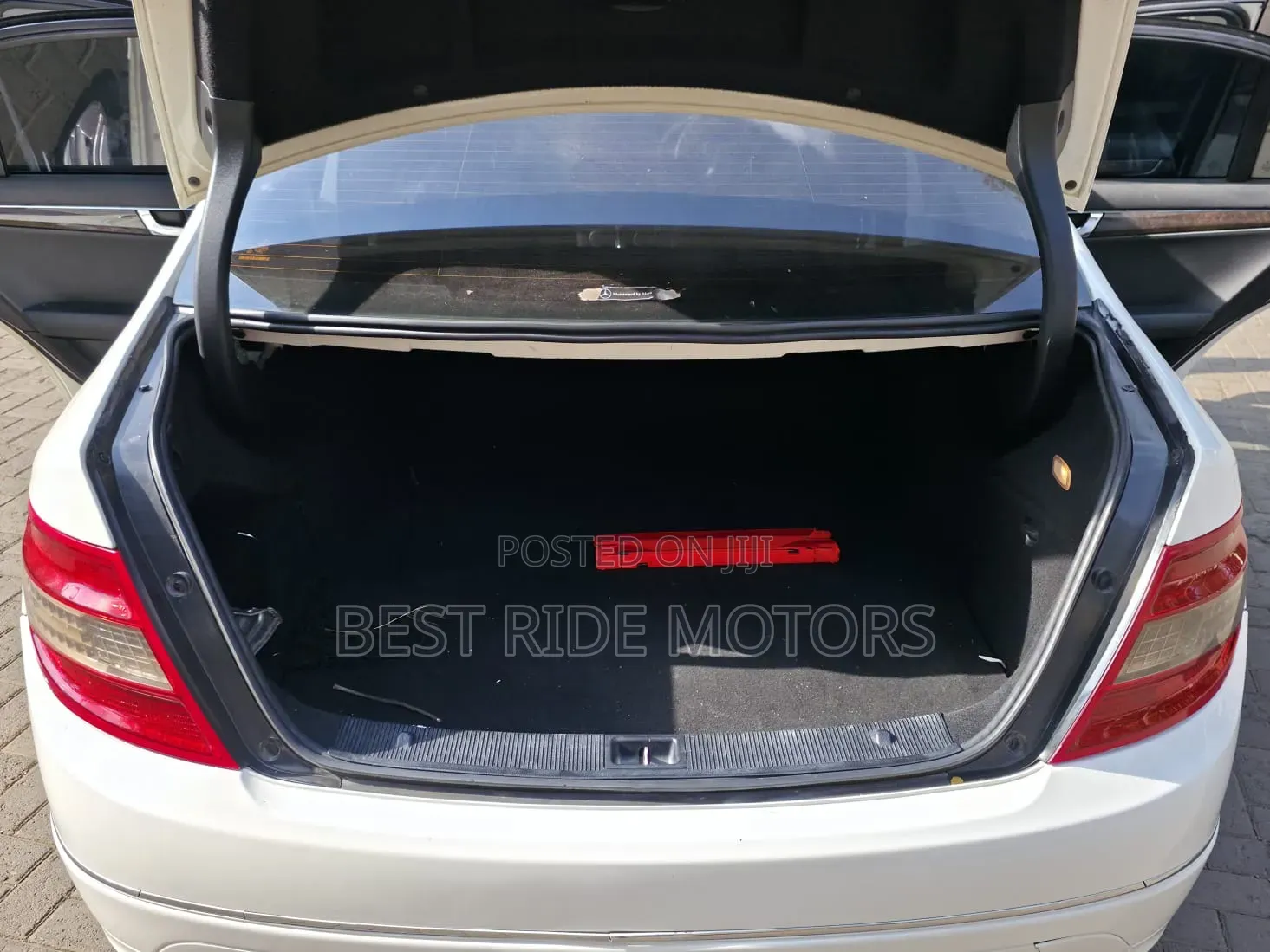 Mercedes-Benz C200 2010 White
