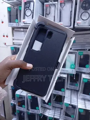 Galaxy S22+ or Galaxy S23+ Vertical Pill-Shaped Window:cover